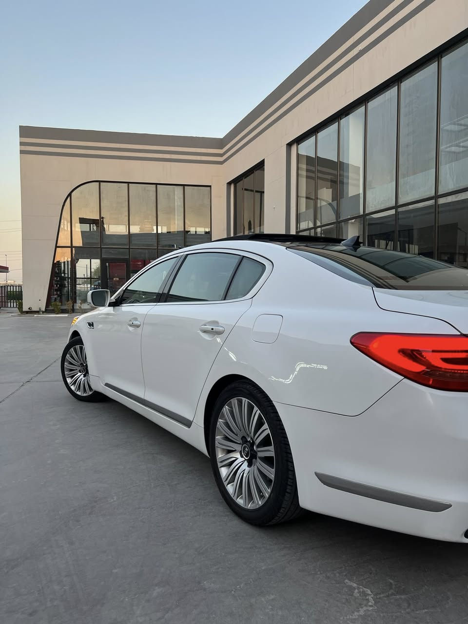 كيا كورس K900 موديل 2015 امريكي حدث جدا خفيف مثل ماواضح بل صوره مكينه 5000 8 سلندر
سياره فول الفول بيه ڤي اي بي مكانه نجف استفسار***********ترهم مراوس بقل منه سعر 190 وبيه مجال
