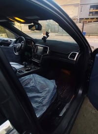 كراند شيروكي لمتد • ٢٠١٤ • ٦ سلندر