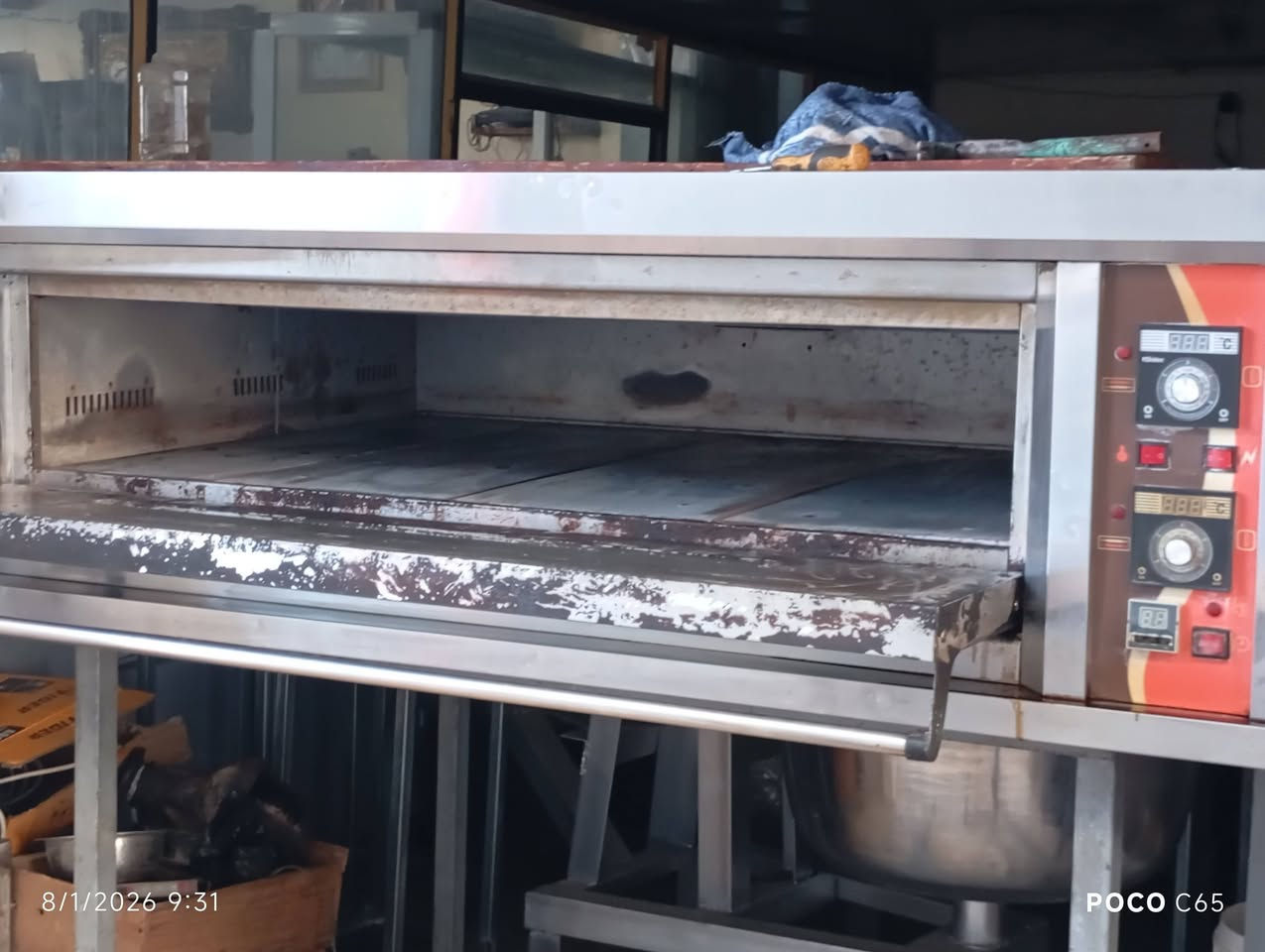 السلام عليكم اغراض للبيع.
مكان العلاوي شارع الشيخ معروف. قرب سوق هرج.
رقم التلفون.  ***********
