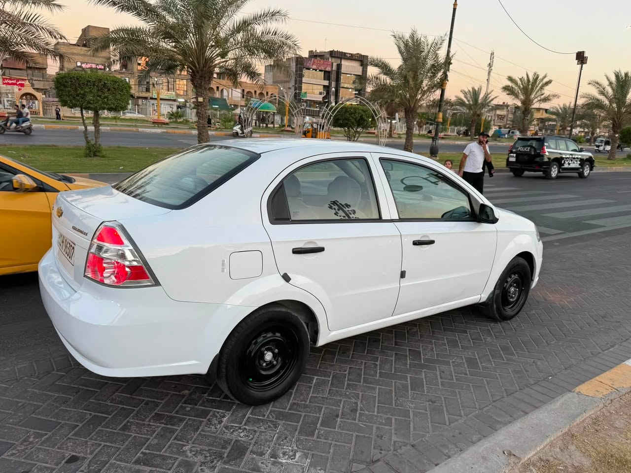 سلام عليكم
افيو مديل 11شركة العامة خليجي 
مكينة كير خير من الله السيارة مكفولة من الحادث 
فقط قطعتين صبغ اثر اشخوط 
تبريد شغال السيارة جاهزة 
رقم بغداد بسمي شرط التحويل 
السعر 70$وبيهه مجال 
مكاني بغداد حي اور قرب فلكة صباح الخياط 

الاستفسار ***********
