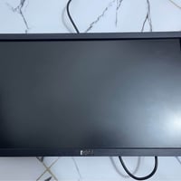 شاشة Dell حجم 19 إنچ دقة 1280×1024 مدخل VGA شغالة 100% مناسبة للاستخدا...