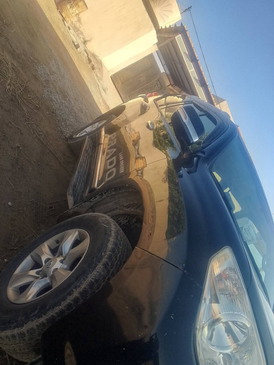 ابرادو للبيع بدون صبغ موديل ٢٠١٠ حجم المحرك ٢٧٠٠رقم دولي صلاح الدين بيه تقحيل بل قماره شي قليل العنوان صلاح الدين بيجي رقم ***********
