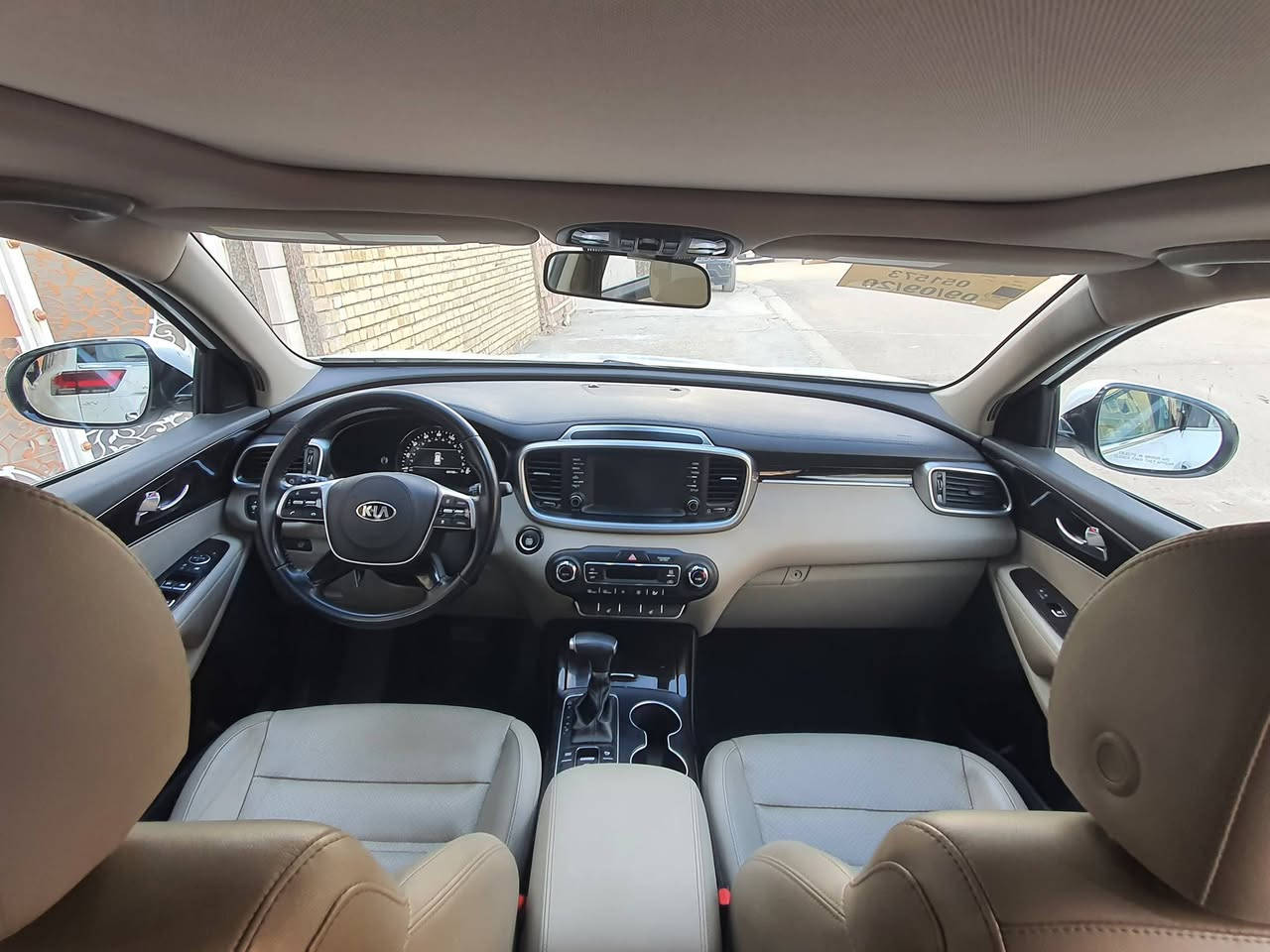 بسم الله الرحمن الرحيم
السلام عليكم
🛑للبيع كيا سورينتو 2020 EX بلاك اديشن،
**السيارة كلين تايتل** 
——السيارة فول مواصفات ———
بانوراما + ثلاث قطع تبريد + دواخل ابيض + بصمة + كيشنات تدفئة + صندوق ذكي+حساسات ، وباقي مواصفات الEX معروفه ،
اربع أنظمة قيادة السيارة ، 6 سلندر محرك 3.3L
السيارة مكفولة من الشاصي والمحرك والايرباك ايضاً ، ضررها بامريكا فقط دعاميات امامية وخلفية ومثل ما موضحه عندكم بالصورة ،
السيارة ماشيه  41000mi حقيقي  , سيارة جديدة كلش ونظيفة
السعر : 245$
مكان السيارة بغداد -بلديات
الرقم للاستفسار: *********** , حسام المياحي
