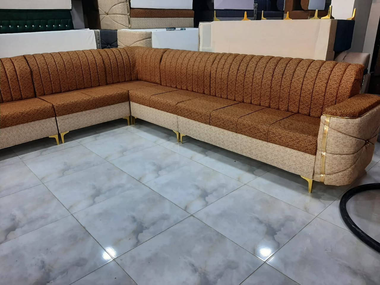 يومين وتوصل الحاوية 
باذن الله 
انواع التخم ديوان 
موديل البيانو 
والضهر سي ان سي 
احدث موديلات 
كل اثنين خوات
مع كاونترات باحدث الموديلات شغل الثقيل 
دواخل بنل شغل اربيل  
راح يجي كل اثنين اخوات 
ناصرية شارع نبي ابراهيم مجاور مطعم المرتضى
***********
