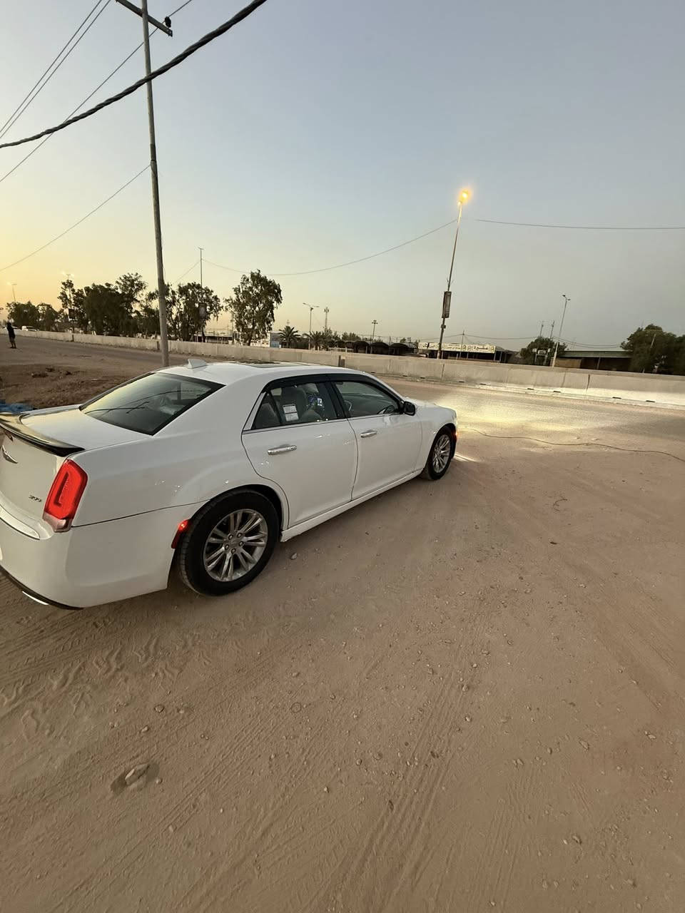 السلام عليكم اوباما كرايسلر Cمديل 2020رقم بغداد دولي جديد سونارها موجود ب المنشور تنباع احزام تخم ويل وتاير جديد فول السياره فتحتين جاهزه السياره المكان نجف السعر160وبيها مجال ***********
