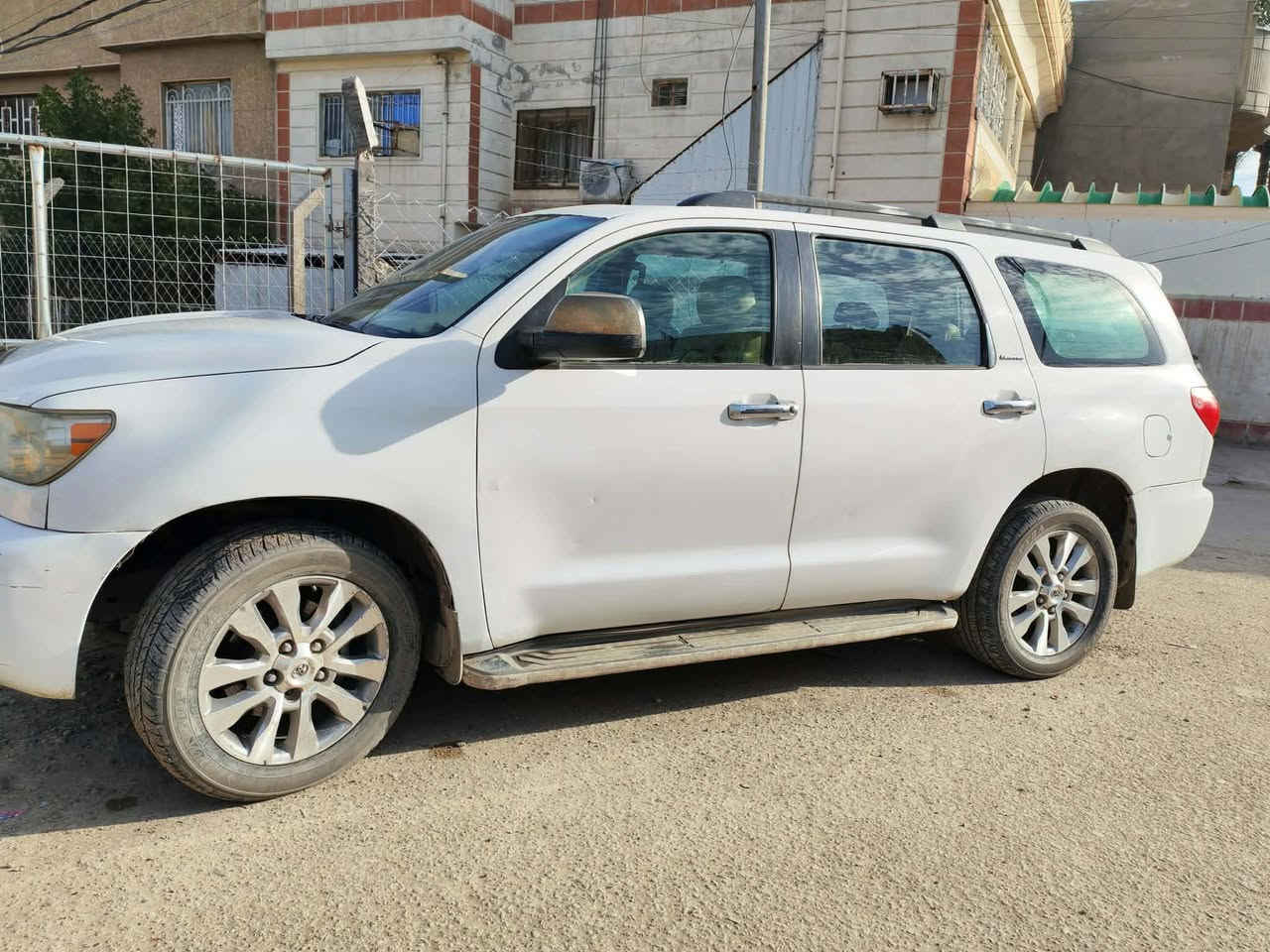 سيكويا ٢٠٠٩ خليجي ابيض فئة لمتيد مكينة ٥٧٠٠ تبريد منظومة جديدة صدر جيد منظومة غاز ٨٠ لتر السيارة كاملة ما بيها نواقص مكانهة بغداد الامين الثانية السعر ١٥٠ ورقة للاستفسار الاتصال على *********** موجود واتساب
