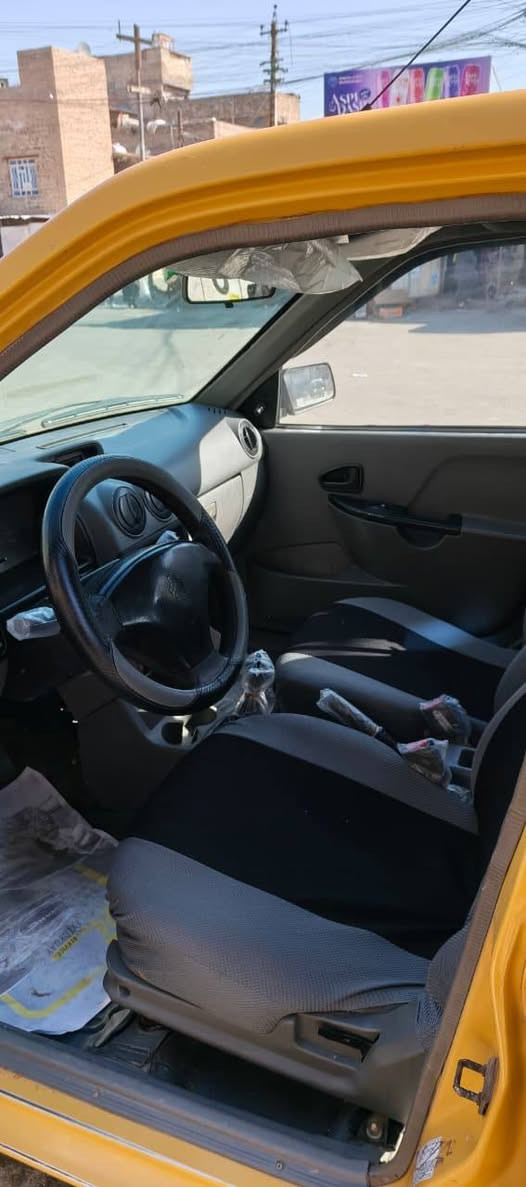 السلام عليكم سايبا موديل 2013
هيئة مصفره غرامه مروريه 200ألف 
ينكطعن من السعر سياره مكفوله من محرك
من كير من صدر تبريد سنويتها لل28 ثاني يوم تحويل السعر 32 العنوان مدينة الصدر شارع الفلاح رقم الهاتف ***********
