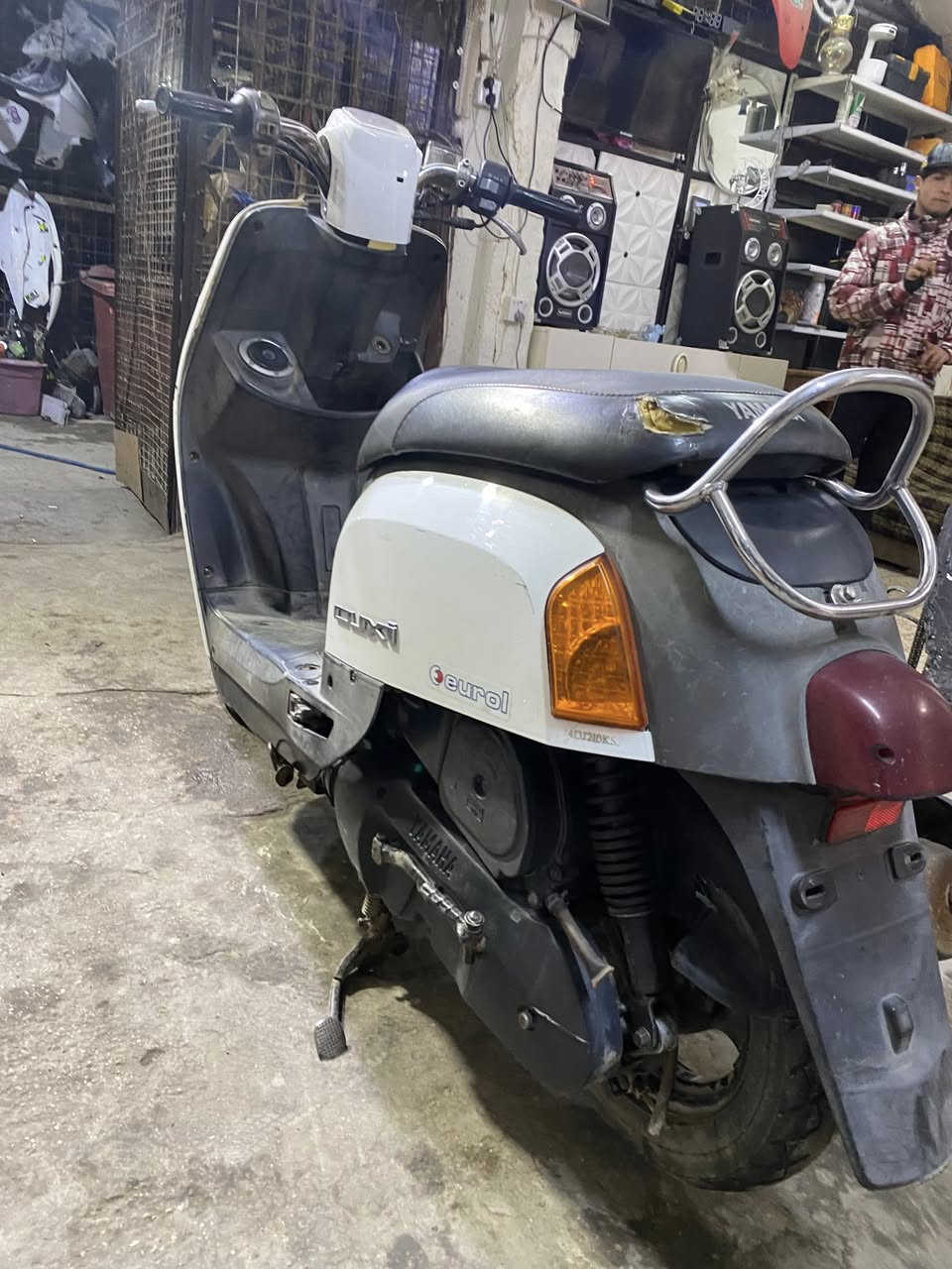 سلام عليكم دراجه بوليس ١٢٠ دراجه كامله مكمله نكره سلف كل وقت دراجه خير من الله كهربيات كله شغاله السعر ٥٥٠ مكاني حي الجهاد رقم الهاتف ***********
