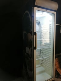 ثلاجة عرض • شغالة • شقق الخضراء