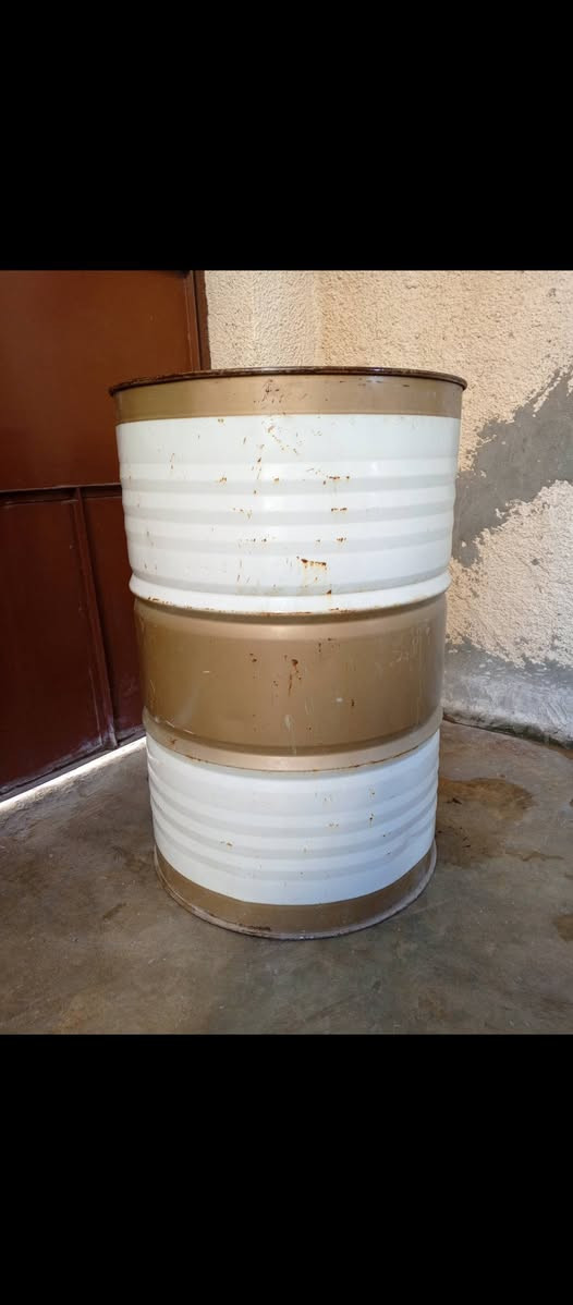 اغراض للبيع للاستفسار اتصل على رقم هاتف ***********
