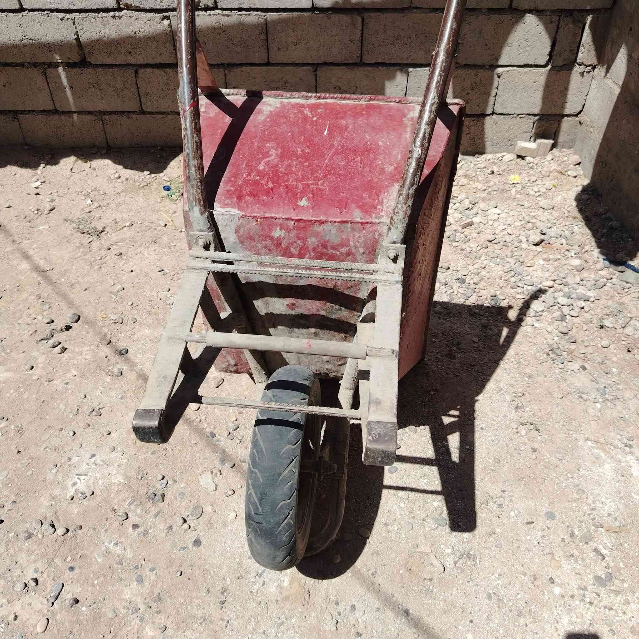 السلام عليكم عربانه للبيع بعدهه جديده السعر 125 اتصل ***********
