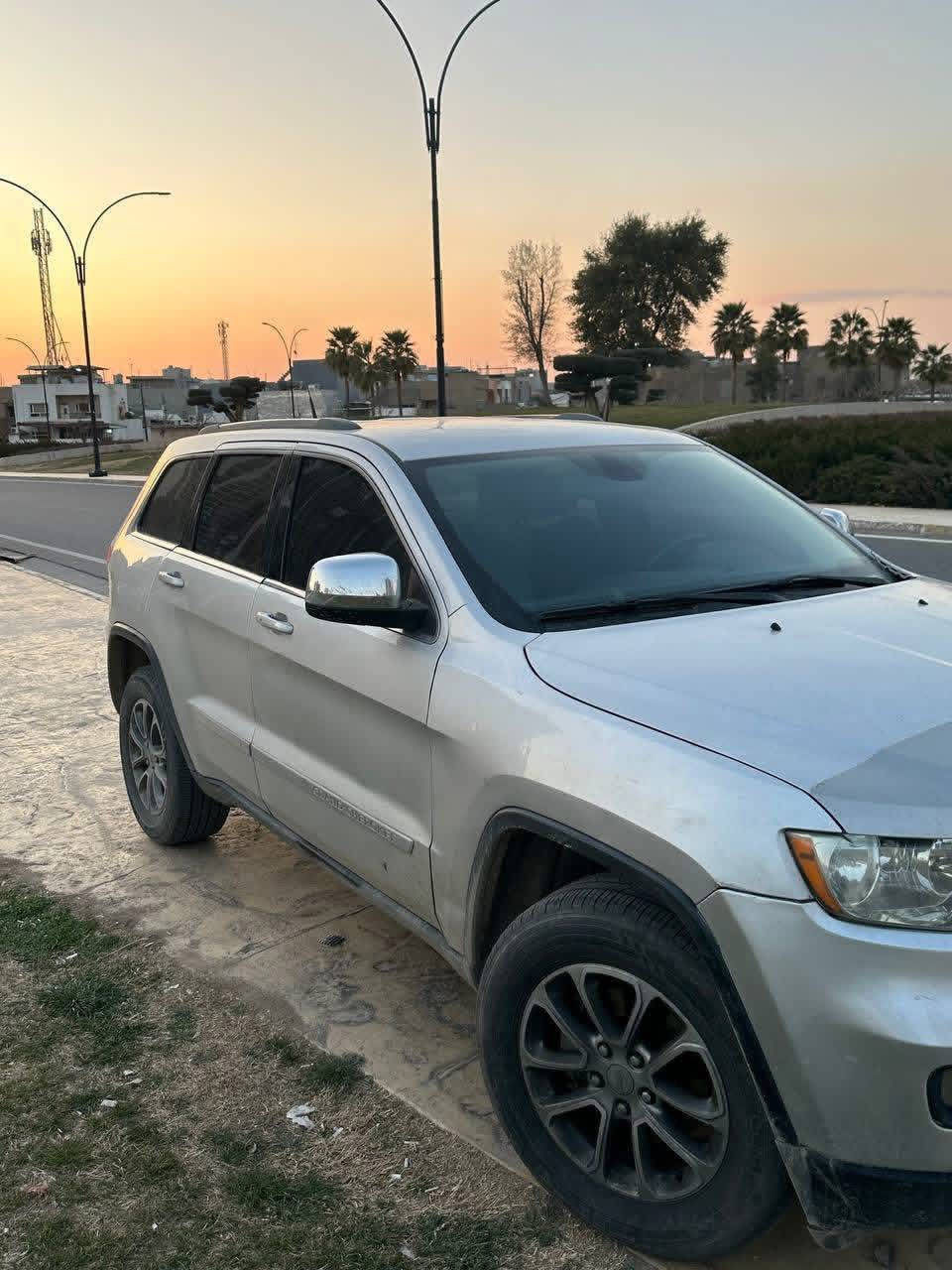 Jeep Laredo 2012
دووپەلە بۆیاغی هەیە ساغ
چوار مۆدی لێخورینی هەیە
سوکان ڤۆلیۆم 
تەبرید مەرکەزی 
کوشین کارەبای
پێش و دوای حەساس 
هەمووگیانی لەسەرشەریکە مایتەوە
رەقەم و سنەوی پلاستیکی لەگەلە 
كێشەی مەدەنی مالی مەدەنی بەشەرت
گێرومەکینەوکارەبای دەعامی بۆ دەعامی بەشەرت .
شوین هەولێر
سعر 88 وەرەقە و مەجال
بۆ زانیاری زیاتر نامە بنێرن لە خزمەتدام .


**إذا كنت صاحب هذا الإعلان وتريد حذفه لأي سبب، رجاءا أرسل رسالة إلى الدعم الفني**