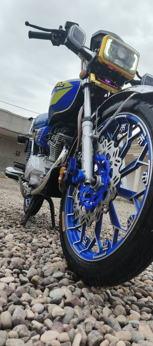 السلام عليكم نامي برو 2025 محرك 200cc ترهم بيع ومراوس بقفاز. صبانه ما ممدود عليها سعرها,700 بيها مجال الرقم وبي واتساب *********** خاص هم موجود
