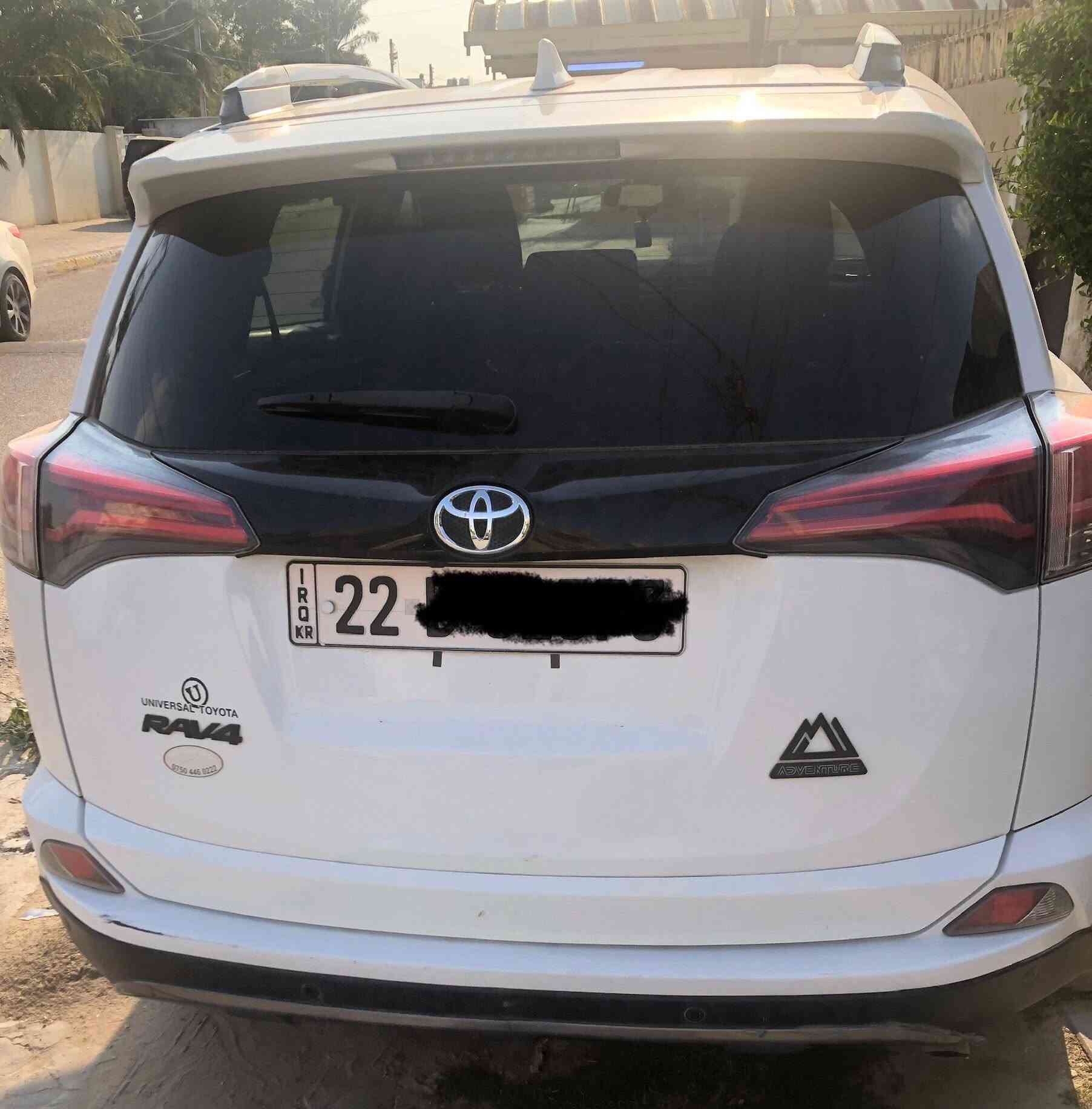 RAV  4
موديل ٢٠١٨ مواصفات( ادفينجر )
مواصفات اعلى من XLE  حساسات امامية خلقية قوة وعزم بالمحرك تختلف عن الباقي 
حادثها تبديل الباب خلف السائق
وموضح بالصورة مع بعض التعديلات 
ماشية تقريبا ١٣٠ الف كم لم يتم تصليح اي قطعة بالمحرك منذ شرائها ولحد الان سوى تبدل الاطارات او تصليحات بالصدر 
معروضة ١٨٥ روقة بيها مجال 
ملاحظة مرقمة اربيل متواجد في بغداد


**إذا كنت صاحب هذا الإعلان وتريد حذفه لأي سبب، رجاءا أرسل رسالة إلى الدعم الفني**