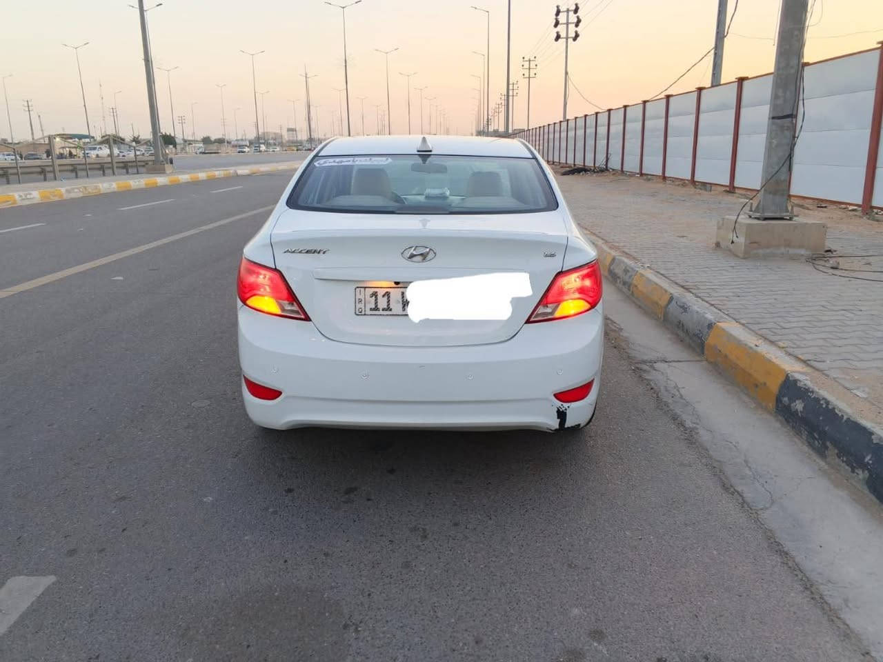 اكسنت مضلع 2015
خليجي دوش 1600
دبل قطرة 
ويل كب 5تايرات 
اشاير بلمري
فتحة سقف 
حداديه جديدة 
دبلات جدد 
باتري جدد
تخم تايرات جدد
بية چاملغ أمامي مبدل اصلي 
وجاملغ خلفي نص حار وي الكنر 
ب110وبيه مجال
مكان السيارة كربلاء(***********)
