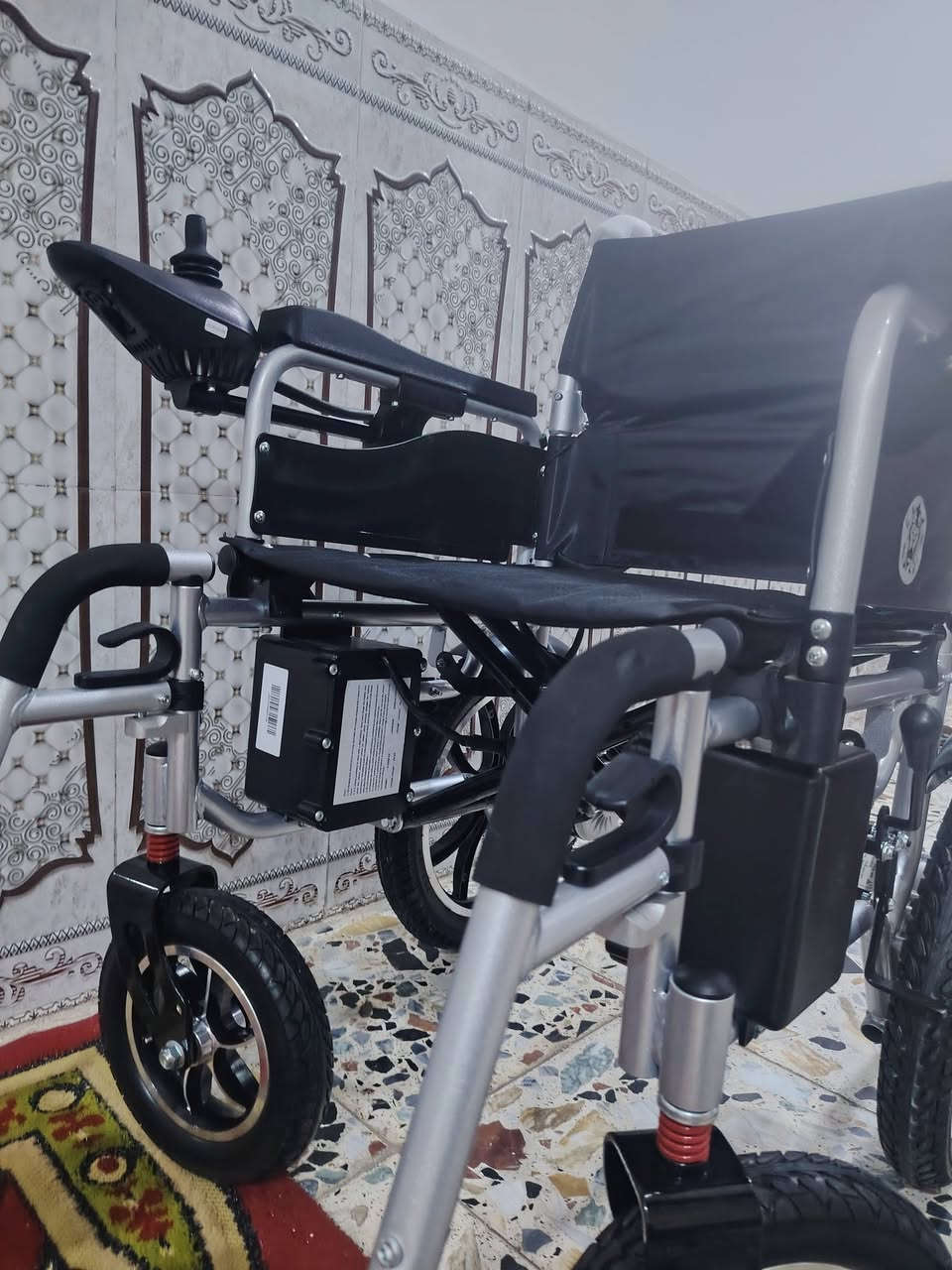 السلام عليكم عندي كرسي متحرك كهربائيه جديد للبيع غير مستخدم ابد قياس المقعد٥٢


**إذا كنت صاحب هذا الإعلان وتريد حذفه لأي سبب، رجاءا أرسل رسالة إلى الدعم الفني**