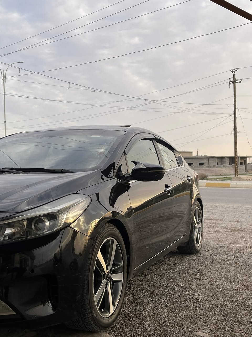 السلام عليكم كيه فورتي للبيع كير محرك صدر كله عل وضع شركه رقم بغداد بسمي شرط تحويل السياره فول موصفات واحد عل واحد ماشيه 110بيه شبر بارد بل جاملق المامي وبيه دعاميه سرقه بمريكه رقم الهاتف ***********
