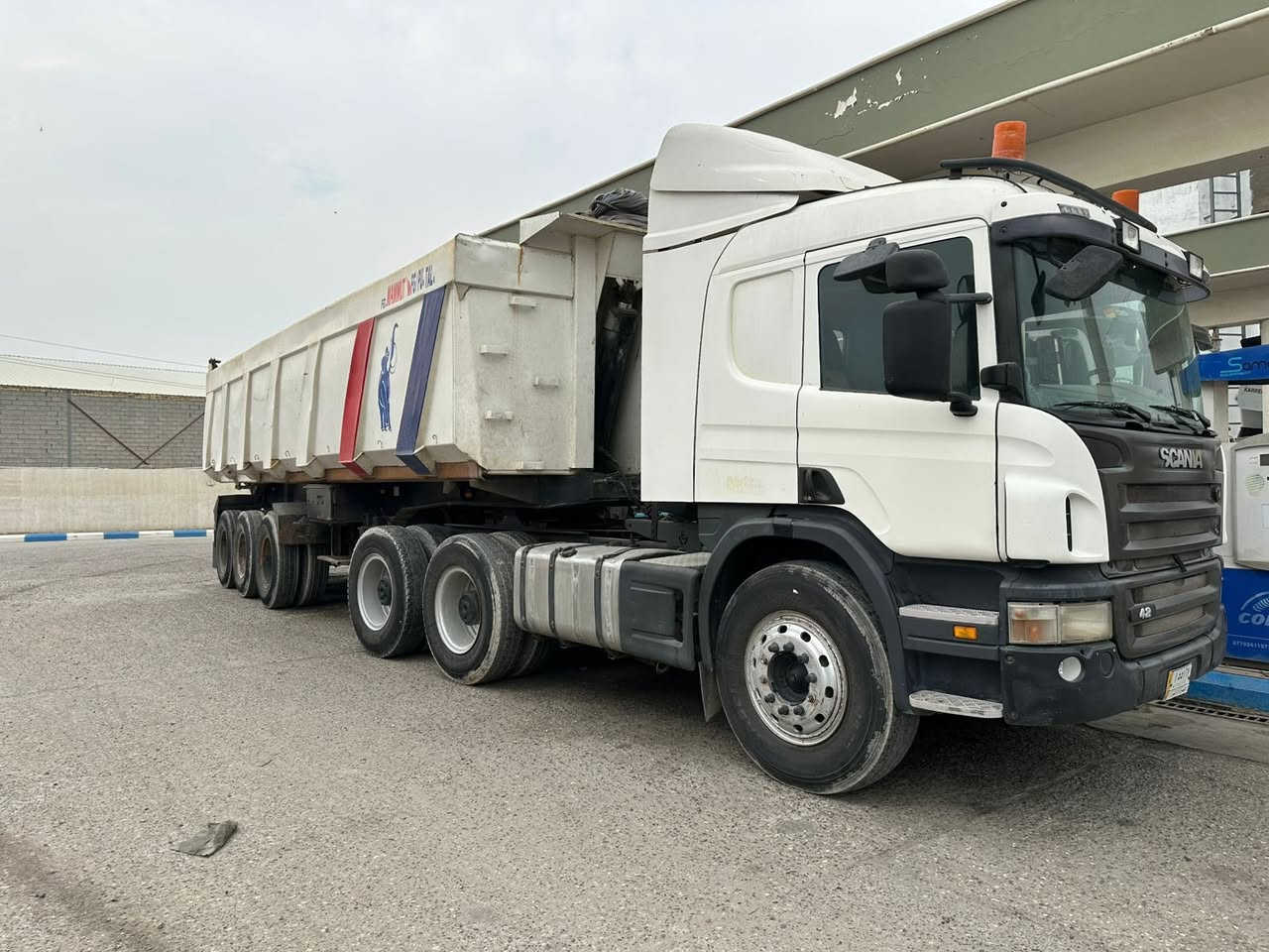 سلام عليكم للبيع سكانيه ٢٠٠٨ بزون مودبل ٢٠٠٨ مسجل ٢٠٢١ جهاهز لعمل مكان سياره ناصريه رقم بصره سعر ٥شدات ونص تلفون ***********
