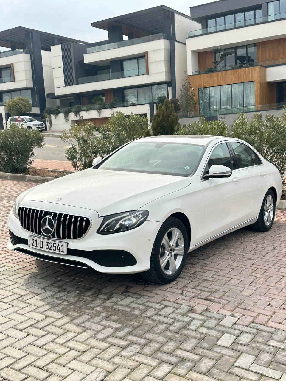 سلام عليكم شباب انشالله الكل بخير
سيارت صاحبي للبيع E250 2018
السياره وارد الماني ضمان بصمتين
مواصفاته:
كشنات جلد كهرباءي
حساس ٣٦٠ درجه
سلايد
رادارت
اوتو ستارت ستوب
اوتو هولد
٤ مودات قياده
كشنات هيتر
لايتات ليد
مرايات قلابه
كامره وحساس خلفي
وبعد هوايه مواصافت لخ....
السياره كير و محرك ممفتوح و تحويل غرامه صدر امامي خلفي كله بشرط مابيه ٢٥٠ دينار مصرف مابيه صبغ السياره فقط بيه شبر بارد و ماشيه ٨٥ الف مكانه سليمانيه 
وسعره ٢٤٩ ورقه و بيه مجال للطيبين انشالله 

-***********

‎سڵاو هاوڕێیان هیوام باشیتانە
‎ بۆ فرۆشتن E 250 2018 
‎سەیارەکە المانیە زەمانە دوو سویچە  
‎مواسەفات
‎کوشن جلد کارەبا
‎سڵاید
‎حاسە ۳٦٠
‎ڕادار
‎ئۆتۆ ستارت ستۆپ
‎ئۆتۆ هۆڵد
‎٤ مۆدی لێخوڕین
‎کوشن گەرم
‎کامیرا 
‎لایت لید
‎ئاوینە کارەبا
‎سەیارەکە گێر و مەکینەی نەکراوەتەوە و تەحویل و خرامە ‎ هەموو شتێکی بە شەرتە سەیارەکە بستێک ساردی هەیە
‎ هەزار ڕۆیشتووە 85
‎شوێنی سلێمانیە نرخیشی $ ۲٤۹ وەرەقەو مەجالێکی کەمی تیایە
***********
