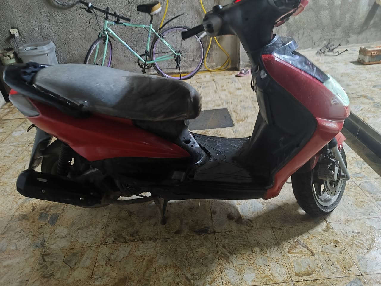 السلام عليكم دراجه سكنس نثيه كوري 140للبيع  دراجه شغاله خير من الله مكينه لا تنقيص ولاتبخير السعر 400و بيها مجال للشراي
***********
مكان الشعب شارع الصحه
