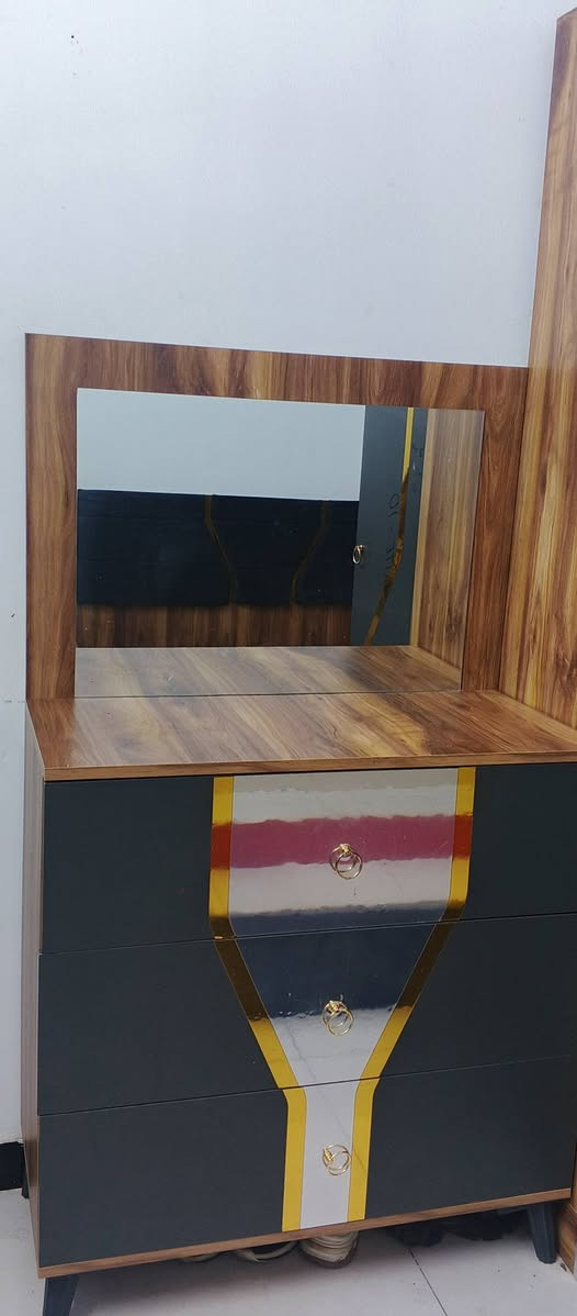 سلام عليكم
غرفه تركيه كامله 
ميز تواليت 
كنتور 3قطع
سعر 900وبيه مجال 
مكان بغداد


**إذا كنت صاحب هذا الإعلان وتريد حذفه لأي سبب، رجاءا أرسل رسالة إلى الدعم الفني**