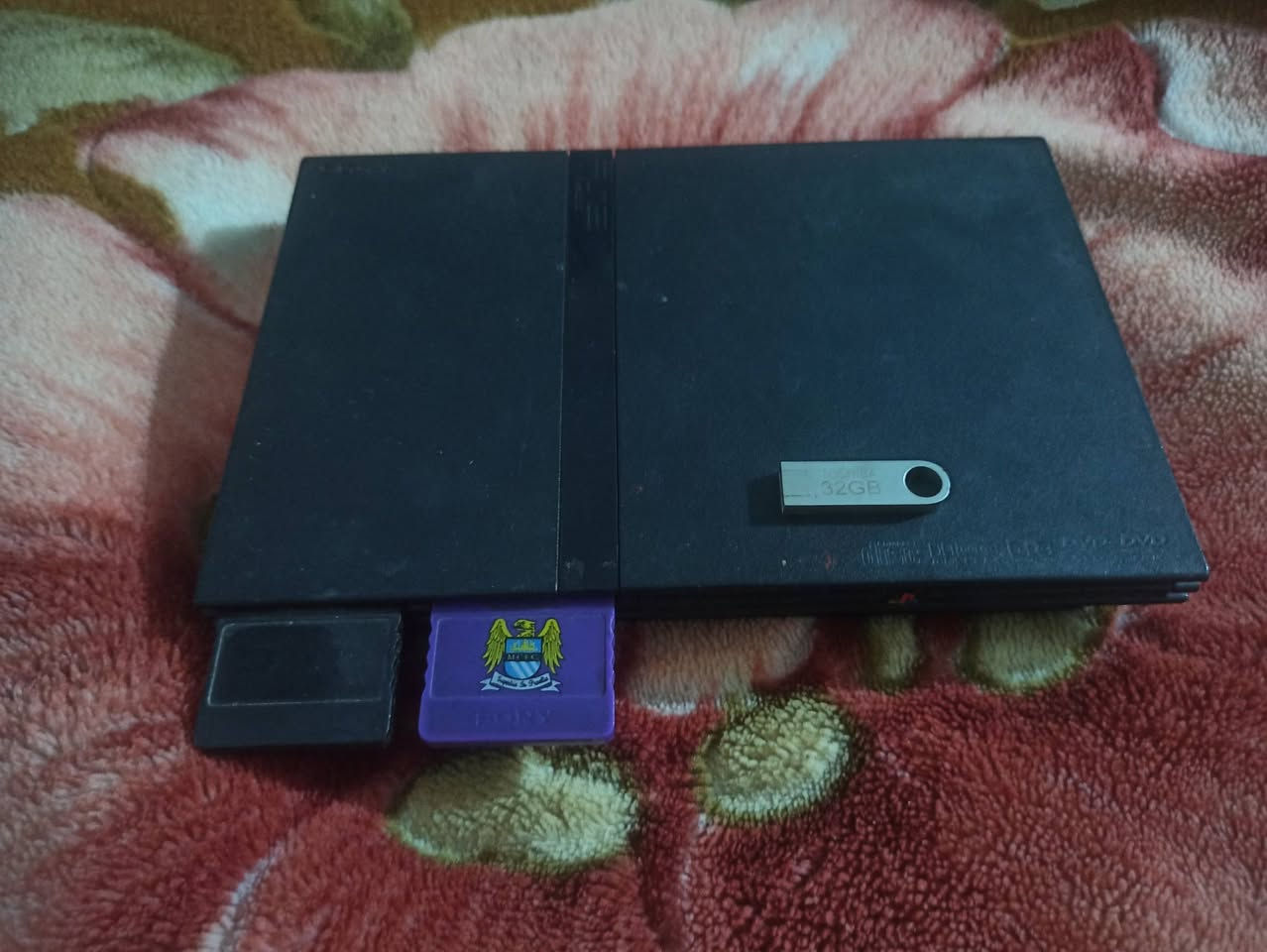 اسلام عليكم شباب
بلي 2 سلم لبيع ابو محوله جهاز يجي وياه 2 ميرموري تخزين 

وفلاش 32 كيكه بيه تقريب 7 العاب وياه يده ويه غراضه كامله 

جهاز نضيفه وشغال واي مشكله مابيه 

السعر مالته 35 قفل 

العنوان النجف الاشرف حي الوفاء 

الرقم *********** 

يوجد توصيل خارج النجف
