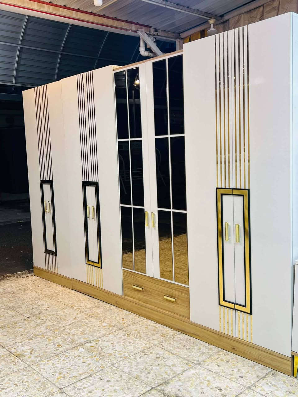 غرفه تركي 11قطعه اصليه ضهر بلوك سرير مخزن برغي وجوي حديد نظافة 95💯 سعرر مليوون و100 شد ونقل مجاني داخل بغداد محافضات بكروه
للحجز اخذ سكرين وتفضل وات ساب ***********
