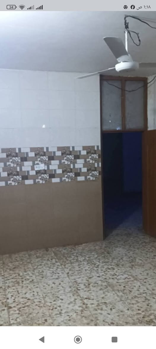 الدار للايجار المساحه 200م طابق واحد غرفتين وصاله ومطبخ كليدور مجمع صحيات داخل وخارج  حي الصحه قرب بيت ابو النسر مبلغ الايجار 350 للاستفسار ***********
