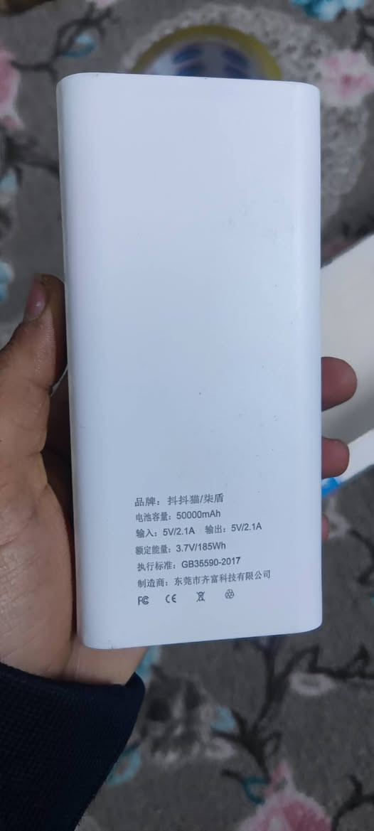 باوربانك 50000 ملي امبير 4 usb
pd40 wh  /usb 185 wh
 جديد  عصلي اول تم 25 الف


**إذا كنت صاحب هذا الإعلان وتريد حذفه لأي سبب، رجاءا أرسل رسالة إلى الدعم الفني**