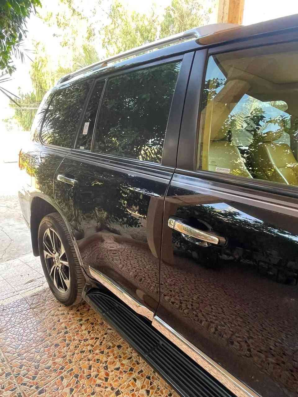 السلام عليكم
لاندكروز للبيع 
٢٠١٧ 
بغداد بسمنه شرط لتحويل سنويه ل٢٠٣١
مواصفات فطيم 
فتحه 
شاشه 
٤ كامرات 
بصمه 
كراسي كهرباء 
دبل ماوس 
٨ ايرباك تحكم استيرن 
ماشيه ١١٠ حقيقي 
حساس خلفي 
السياره ادامه كامله من كلشي 
تخم تاير دسكات 
محرك كير مامفتوح 
السياره جديده وضع الشركه 
مكاني ديالى 
السعر  425 وبيهه مجال حك الجيه 
***********
