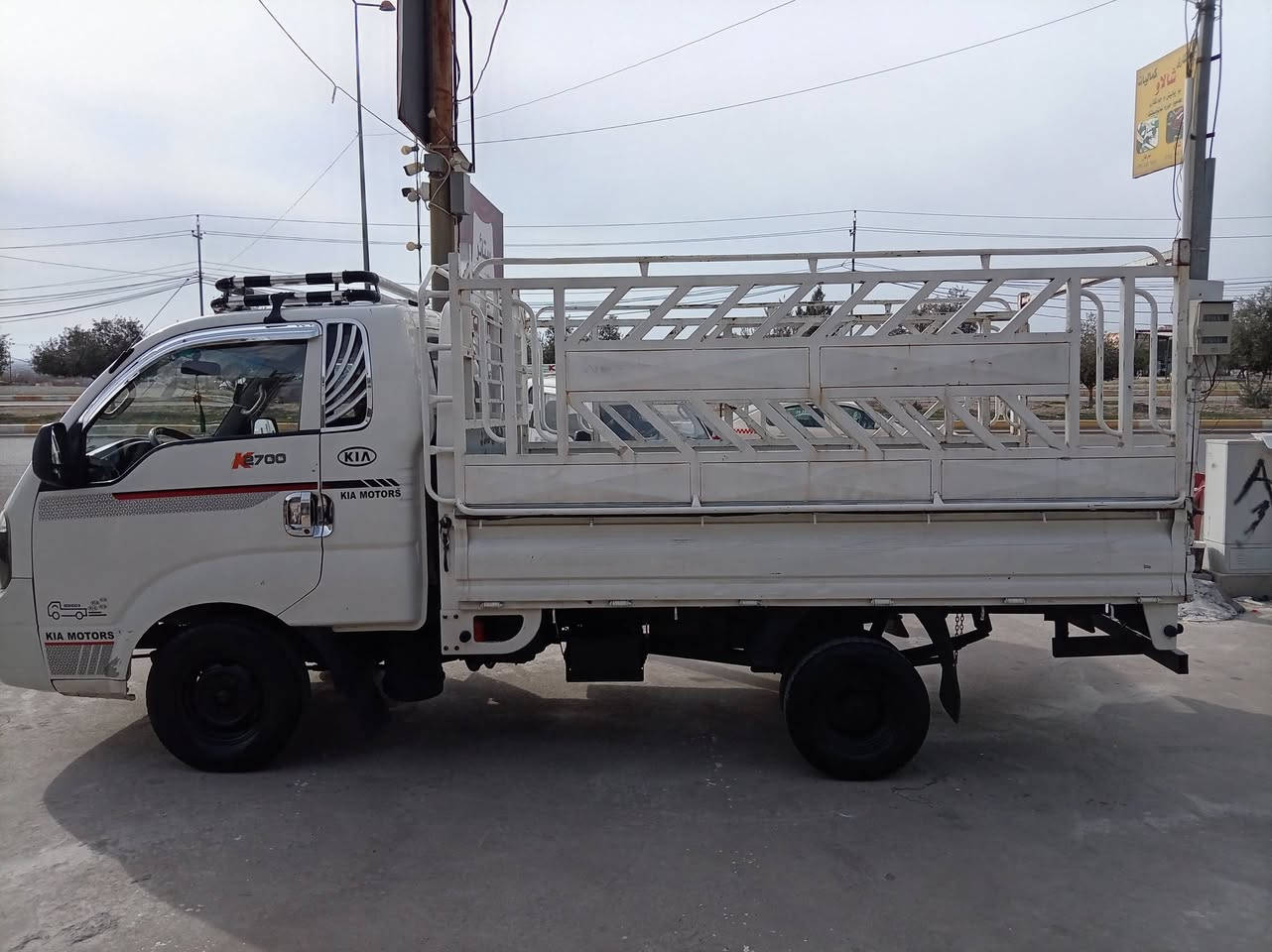 السلام عليكم كيا حمل 2700 للبيع موديل 2016  كير محرك بشرط تحويل ***********
*********** وتساب
