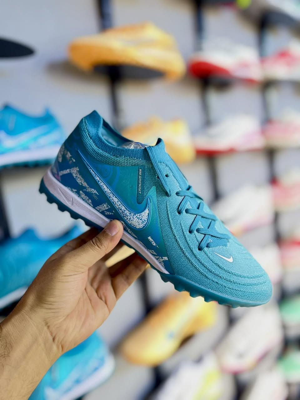 فانتوم الشكل الجديد من نايكي ✅
متوفر الان بجميع القياسات 
ماستر ( وكالة ) ‎%‎
للحجز مراسلة الصفحة 
توجد خدمة توصيل


**إذا كنت صاحب هذا الإعلان وتريد حذفه لأي سبب، رجاءا أرسل رسالة إلى الدعم الفني**