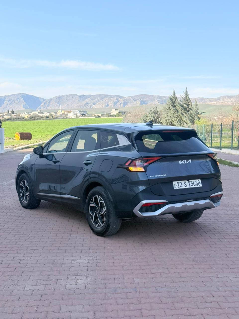 السلام عليكم 
سبورتج 2024 موديل مرقمة اربيل السيارة هزه وفحص وترقيم حديد / تحويل مباشر بأسم المشتري / السيارة وارد امريكي  ضرر فقط بوند صبغ بدون دواخل وبيهه حالوب خفيف حيل ما يبين / السيارة  بدون تبديل اي قطعة /    شواصي لغود كفالة عامة 
مواصفات نص
محرك 2500
لايت زينون عالي ناصي
Led لد نهاري 
رادار امامي خلفي ومانع تصادم 
حساس خلفي بلادي
اوتو هولد
شاشه تدعم كار بلي 
تحكات استيرن جهتين
كروز سرعة
مانع انزلاق ومانع انحدار
أنظمة قيادة متعدده 
تبريد قطعتين 
سونار خلفي 
اطفاء ذاتي 
وتوقف ذاتي 
----- 
مكان السياره عقره بين اربيل و دهوك 
*********** واتساب متوفر 
واتساب متوفر او الاتصال عالخط
كير و محرك كفالة
