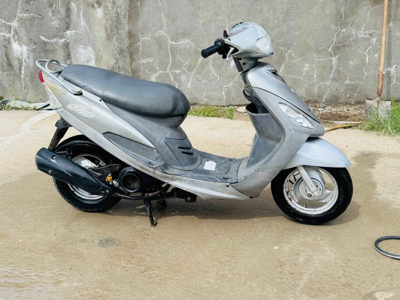 السلام عليكم قجمه للبيع دراجه جاهزه على اخر حبايه مصارله هواي من نازله من رمبه كلشي شغال بيه سلف هند كهرباىيات كله شغاله من تاير لتاير مكانه قضاء المدينه سعر ٨٠٠وبيه مجال بسيط حك جيه رقم 0782053307

انه مكلف بنشرر تواصل على رقم👆🏻


**إذا كنت صاحب هذا الإعلان وتريد حذفه لأي سبب، رجاءا أرسل رسالة إلى الدعم الفني**