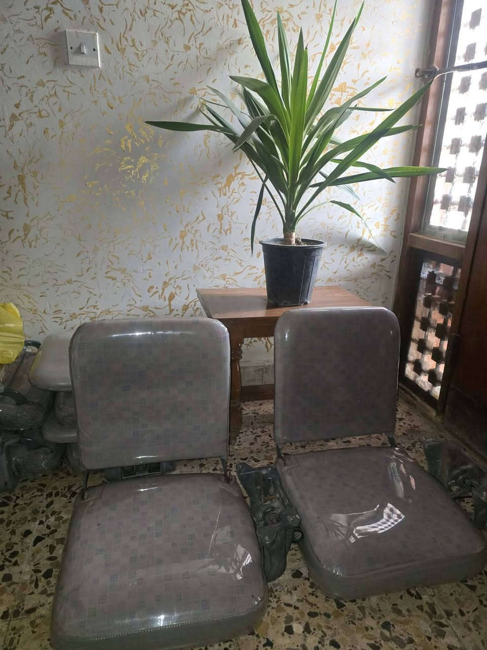 السلام عليكم قلابيات عدد٦ دوشمة جديده للأستفسار الاتصال ع الرقم ***********
