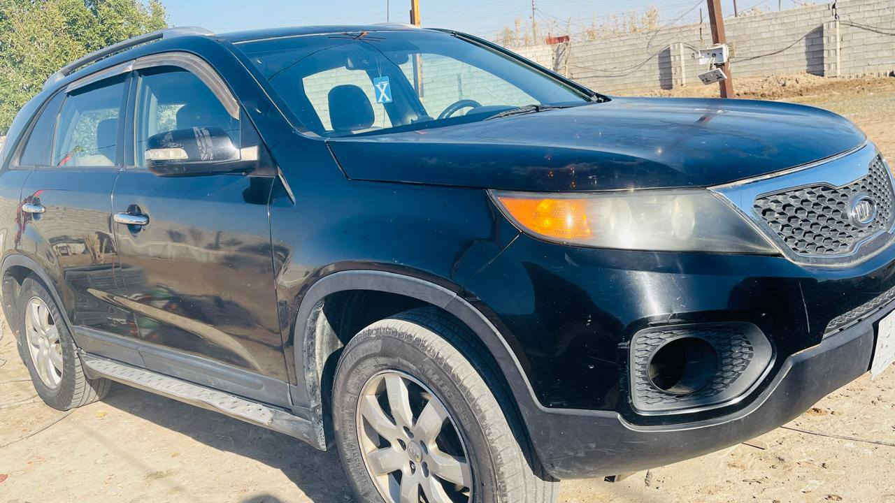 سورنتو موديل 2012
اللون اسود 
سبعه راكب 
أربع سلندر 
السعر 125$
بغداد مشروع وطني وارد امريكي بيه شي قليل صبغ العنون بسمايه ***********

