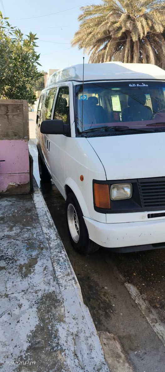 سياره فإن أسترو ٩٢ سياره جاهزه كير ومكينه بلاد صدر أمامي خلفي جديد تخم تاير جديد كهربائية كله شغاله رقم نكليزي كربلاء بسمي هزه جديده مكاني بغداد الزعفرانة هاتف ***********  السعر ٥٥ $
