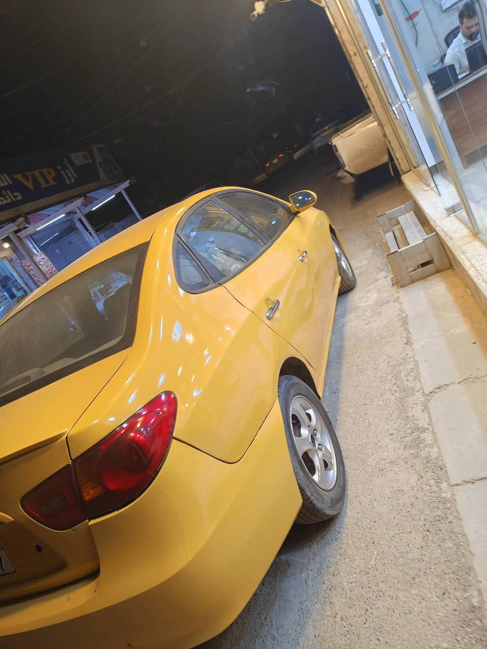 السلام عليكم الانترا 2007وارد خليجي محرك 2000 سياره صبغتهه جديد قبل سبوع طلعتهه من الفرن بيه طخطخات بلكشر  بصيطه وعمرتهه بس بدون اي حادث قوي سياره  شواصي الغود حوض كله مكفول كير محرك تبريد تخم تاير كله نضيف 
رقم بغداد الجديد سنوبه جديده باسمي يعني تحويل ثاني يوم السعر 80وبي مجال مكاني بغداد وكتبت كل التفاصيل رجائن بس الشراي يتصل ***********
