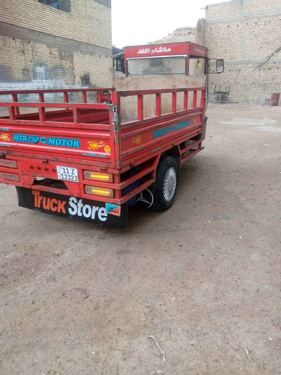 ستوته للبيع السعر 6 ملايين وبيه مجال مكاني بغداد الرقم ***********3
