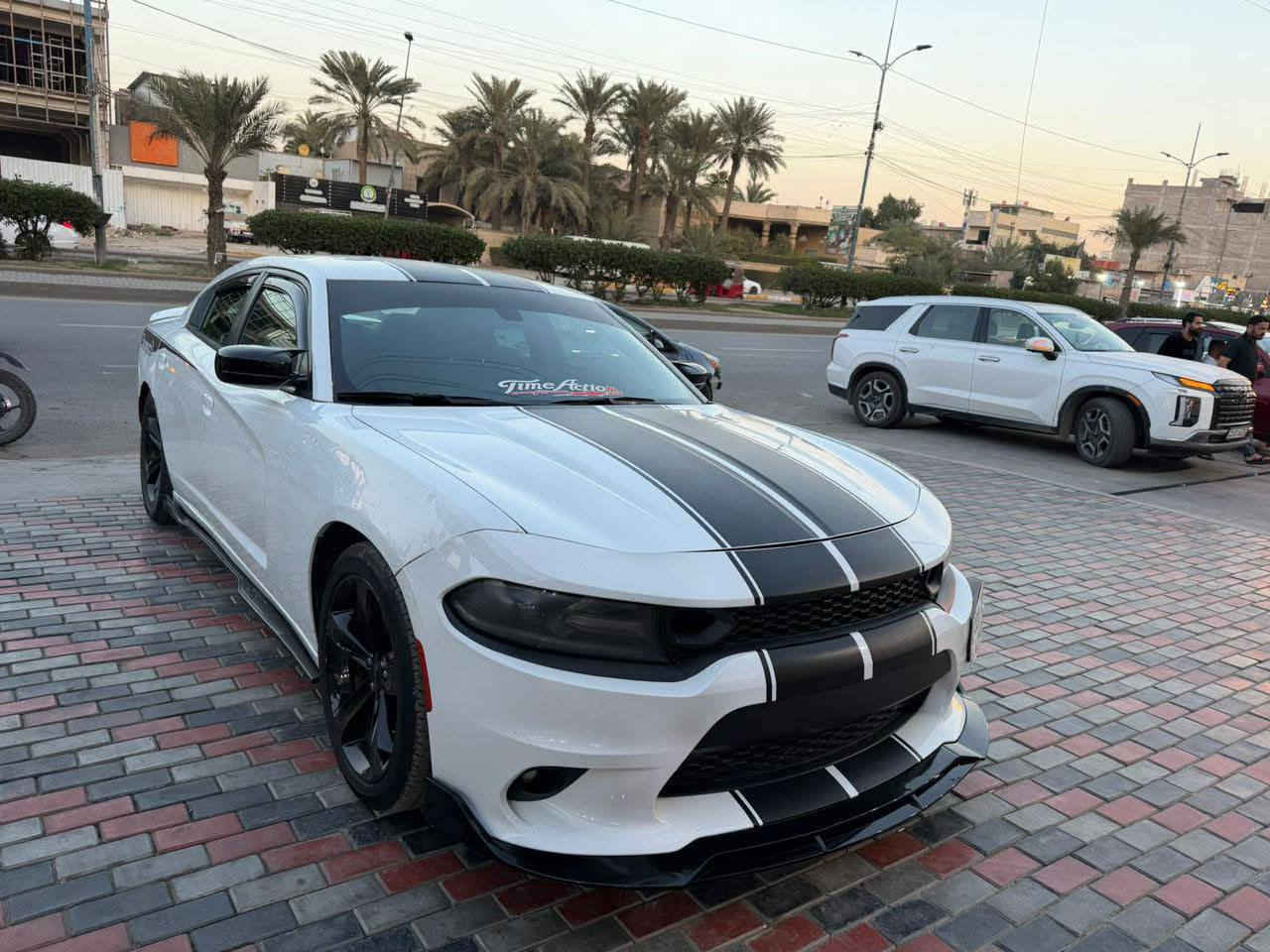 السلام عليكم
جارجر للبيع موديل 17 وارد أمريكي اصل حادثه موجود بالمنشور بدون دواخل مكينه 3600 كير حداديه تبريد تخم تاير كوله جديد رقم بغداد سنويه ل27  بيع مستعجل اصلا مو سعرهه هذا 

السعر:140 وبيه مجال 
مكاني : بغداد 
للاستفسار ***********
