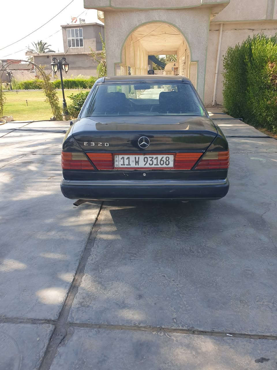 السلام عليكم مارسيدس دب 1989 رقم بغداد انكليزي سنوية لل2030 محرك وكير بطة2500 مكفول صدر امامي خلفي جديد تخم تاير جديد كهربائيات كلها شغالة 
السيارة خير من الله 
السعر 42وبيها مجال 
ديالى المقدادية 
الاتصال ***********
