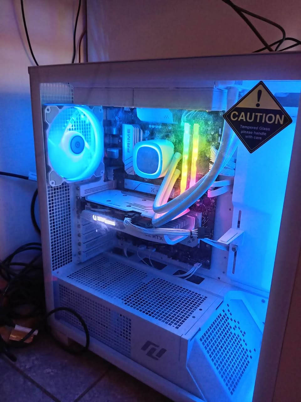 للبيع ستخدام قليل  مع ضمان

CASE ALMORDOR L235 TORRENT WHITE

PSU SEGOTEP GM750W +80 FULL MODULAR GOLD WHITE

ADDLINK 16GB 32GB KIT DDR5 6000T/S CL38 RGB UNDUFFERED DIMM 288PIN WITH HEATSINK SILVER

ADDLINK 1TB M.2 2280 PCLE GEN3*4 NVME SSD UP TO R:3200 W:2600

CPU COOLER GAMDIAS AURA GL240 V2 WHITE

VGA ZOTAC RTX 4060 8G OC WHITE

ASUS B650 PLUS PRIME +CPU 7600 BOX BANDEL 

‎الشاشة LED AOC 27 G4E 27” FHD IPS 180HZ 1MS

‎الميز ١٧٠ *٦٠ ابيض ١٠مجرات مودرن فري مجرات منفصلة

‎الكرسي DRAGON WAR GC -004- WHITE PRO GAMING CHAIR 

‎ماوس وكيبورد وسماعة وماوس باد كت كامل من رد دراكون 

‎كذالك شاحن لاسلكي لل ساعة والسماعة والجوال 

‎وساعة الكترونية 
 
‎كل هذا ب 2150000 السعر بي مجال 
‎ملاحضة استخدام قليل جدا بسبب العمل 
‎الاتصال *********** بغداد, العراق
