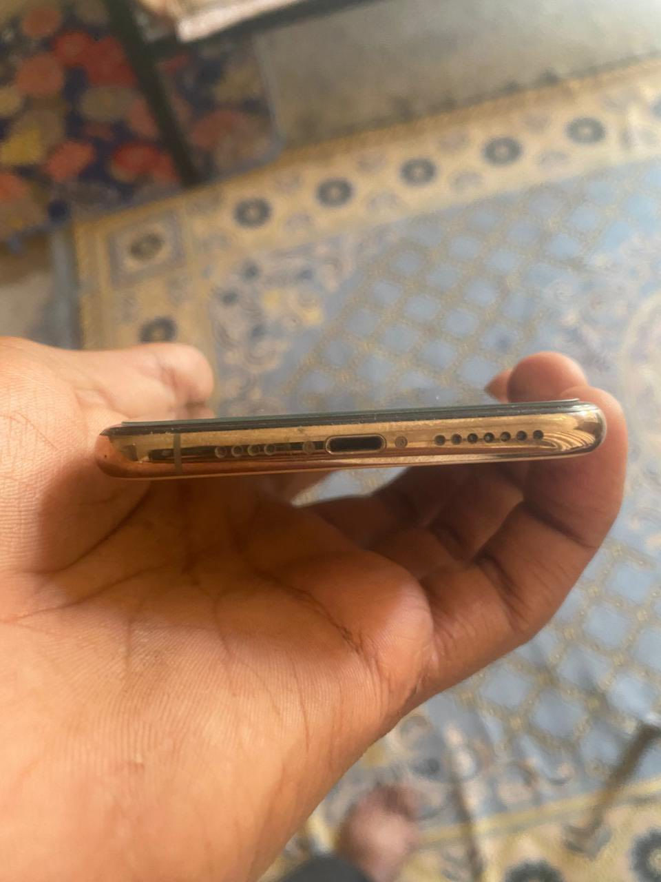 سلام عليكم عندي تلفون ايفون اكس ماكس بطاريه ٧٧ ما يصرف شحن ڪݪشـჂ̤ مابدل بي ظهره مكسور كامل كلشي مابي مراوس بدراجه او ابيع رقمي ***********
