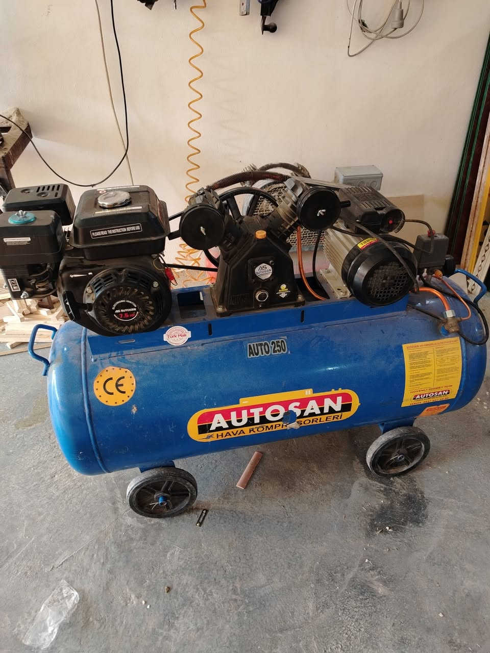 كمبريسر جديد مستعمل شهر ٢٥٠ لتر مكان ديالى بلدروز ***********
