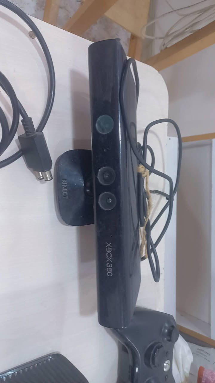 السلام عليكم شباب..
عندي جهاز Xbox 360 Slim (نسخة السلم الأسود المطفي) الأصلي والاعتمادي جداً، الجهاز غني عن التعريف بنظافته وأدائه، ومستند على أرقى الملحقات:
​الملحقات الويا الجهاز:
​كاميرا الاستشعار والحركة Kinect الأصلية بحالة ممتازة.
​جويستيك (يدة تحكم) الأصلية مالت الجهاز.
​محول الطاقة (الباور سبلاي) الأصلي وكافة الوايرات.
اريدة مراوس مع Xbox one 
ملاحضة وحدة من اليدات بيها مشكلة ب Rt وتتصلح اما الباقي كامل 
واتس اب *********** او تعال خاص
