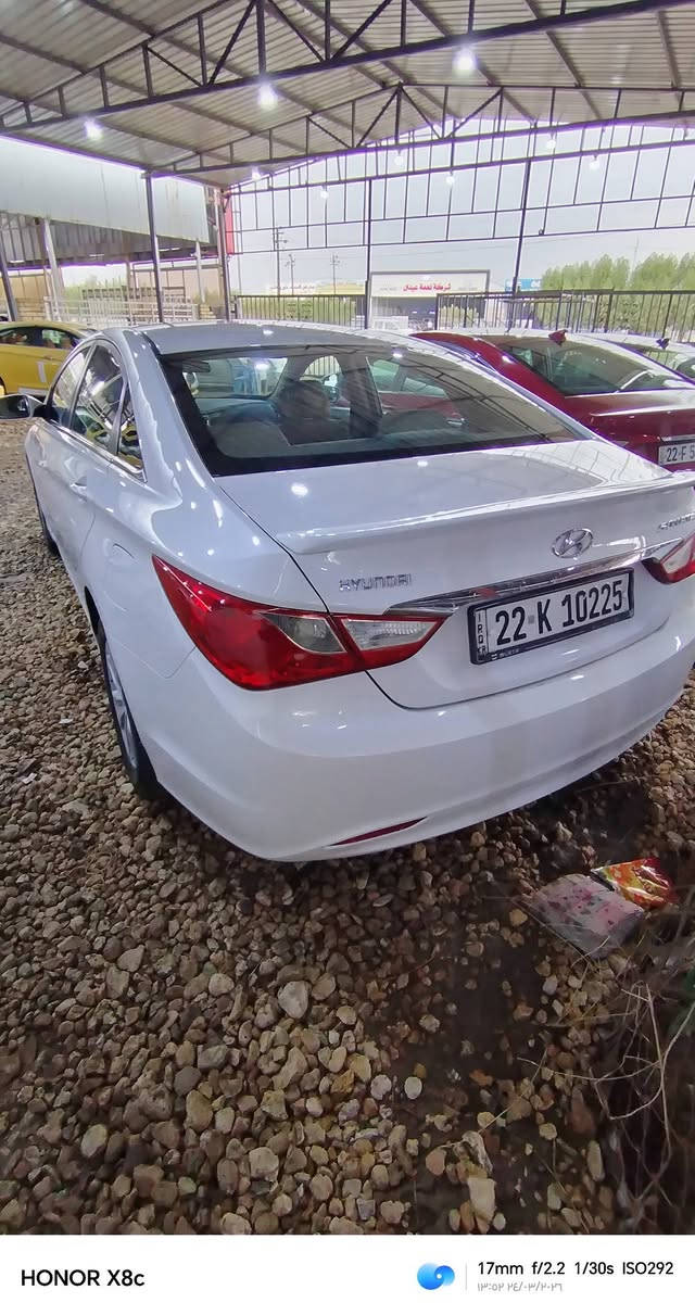 السلام عليكم سواته موديل 2011كفاله بيهه بارد شي بصيط بجهت الباب العبري السياره خليجيه داخل بيجي مواصفات عاديه تريد وكاله تريد تحويل كامله مكمله ما حداديه تخم تاير باور تبريد السعر 130وبيهه مجال شي بصيط الستفسار ***********
