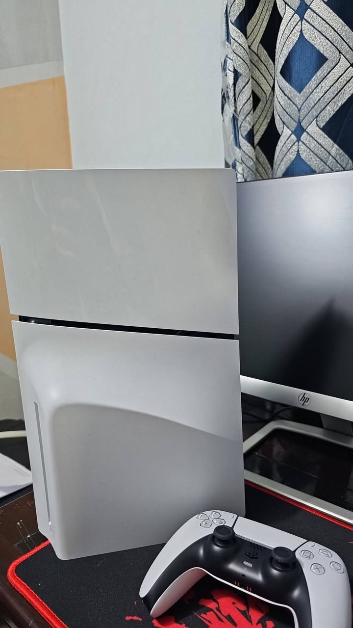 PS5 SLIM 1TB
للبيع PS5 Slim نسخة cd

- الجهاز مفتوح من العلبة فقط.
- غير مستخدم نهائيًا (حالة الجديد).
- جميع الملحقات الأصلية والكارتون موجودة.
- سبب البيع: غير محتاجه.

السعر: 800الف
للتواصل واتساب: ***********

