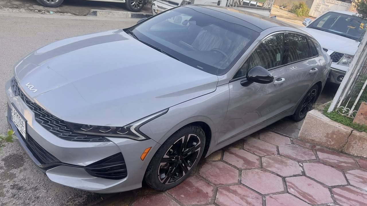 K5 2023 جي تي لاين
فول مواصفات 
جلد احمر داخل 
بنرما 
بصمه 
محرك 1600 تيبربو 
ماشيه 41 الف 
تواصل على *********** واتساب موجود بي هم
