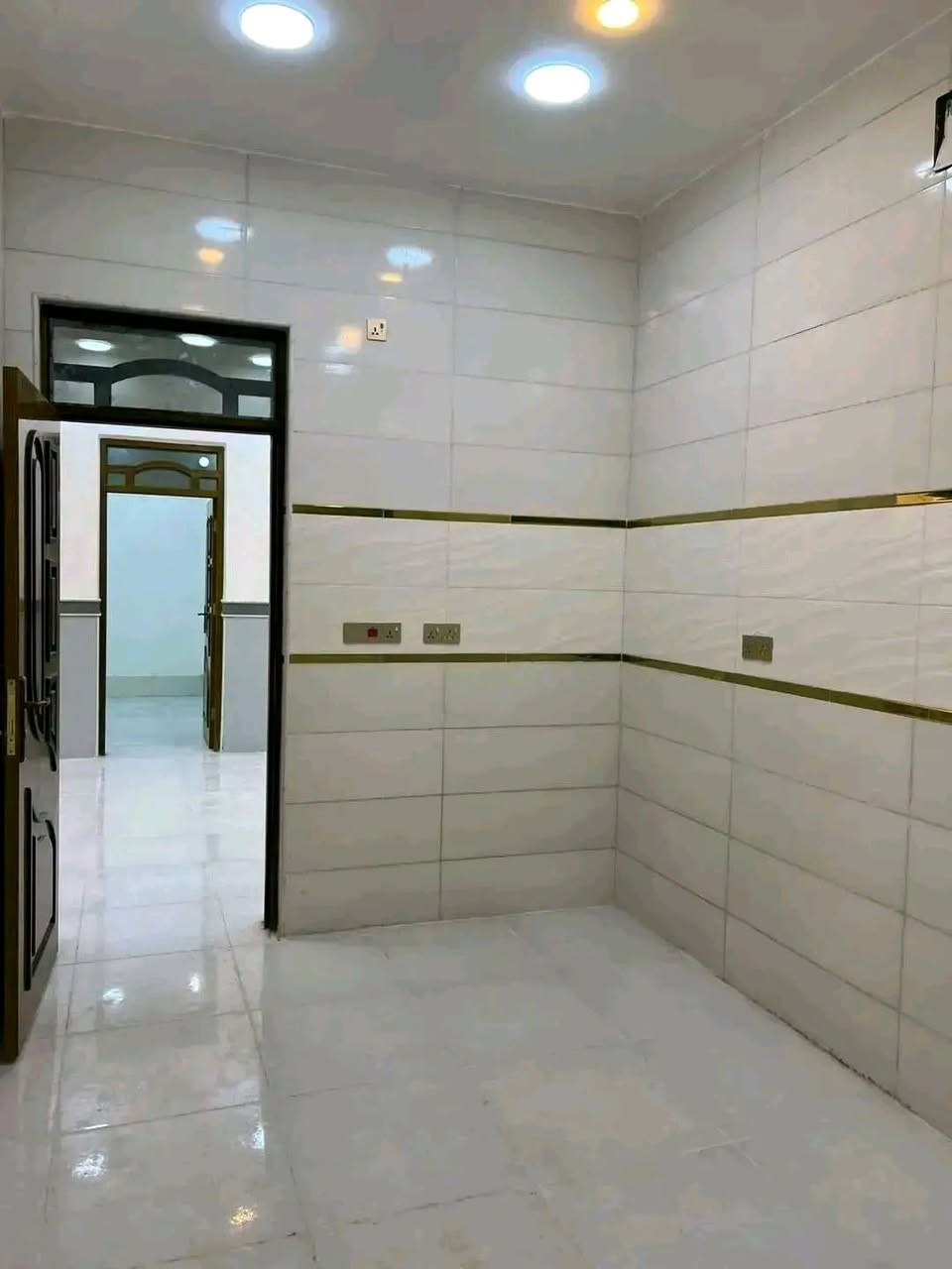 ﷽ 
 دار🏠🏡 البيـــع  🏡

العنوان: امـغربــه  قرب جمله ابو تحسين💧 

💧الـمســاحــه💧 140/متر   ✨7×20✨

 بناء حديث 🔑  🌙جاهزالسكن 
 يتكون الدار 🌹  استقبال 💡 صاله💡  مطبخ💡
 غرفه نوم عدد 2 💡صحيات خارجيه وداخليه💡  
  اللاستفسار الاتصال  على رقم☎️***********
