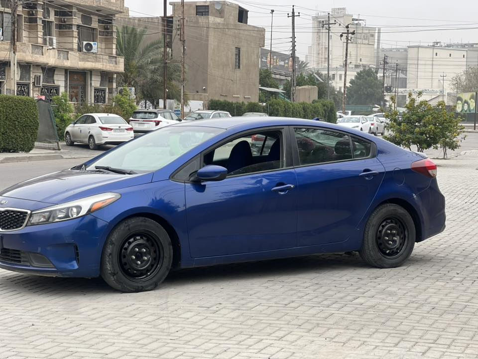 سلام عليكم
 فورتي للبيع موديل 2018 
وارد امريكي 
حادثهة جاملغ وصندوك بي رصعه ونصبغ
وليبل واحد بدون دواخل بدون ايرباك
مكينة 2000 دوش المرغوبة 
مكينة وكير خير من الله 
دهن مبدل جديد 
تخم تايرات جديد
باتري جديد 
صار شهر من بدلتهم 
رقم بغداد سنويه بـ اسمي تحويل ثاني يوم 

سعر 125 وبيها مجال بسيط حك الجية 
مكان بغداد/السيديه

***********6
